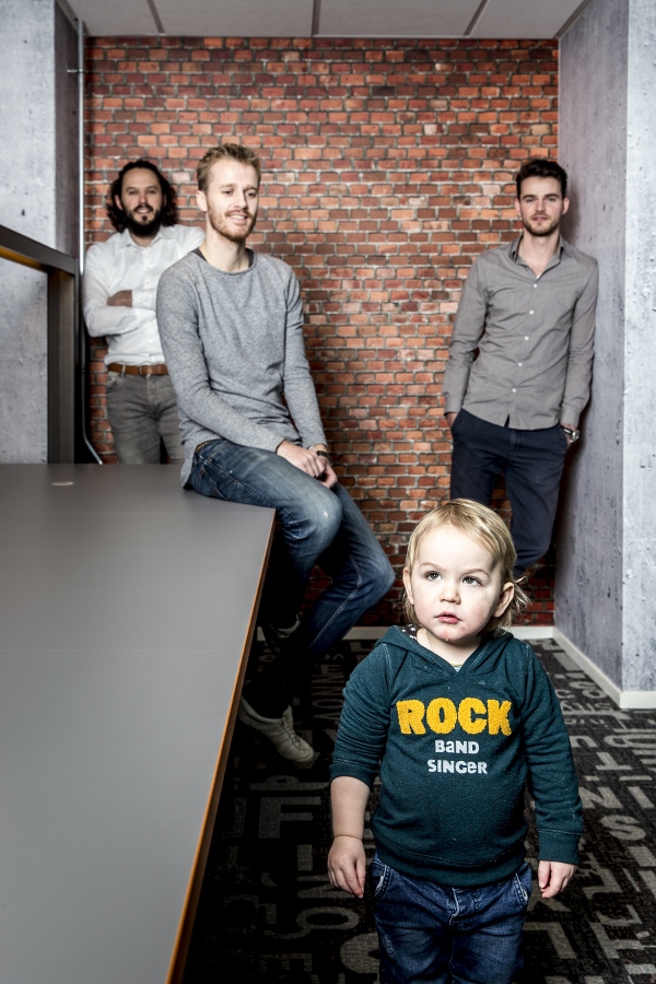 Groningen 20180215. Goodr, vlnr: Arjan Geertsema (CTO), Ewan Scholte (CEO), Bjorn Boes ( Marketing en Sales ) en Matteo (zoontje van Arjan. foto: Pepijn van den Broeke