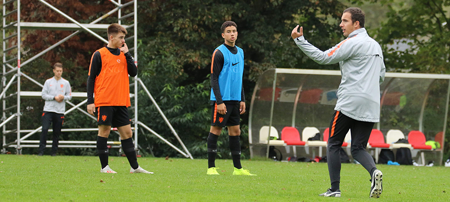 Docent Sportkunde Mischa Visser is KNVB-coach onder 17